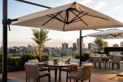 豪华双顶罗马悬臂遮阳伞 - 应用场景 缩略图